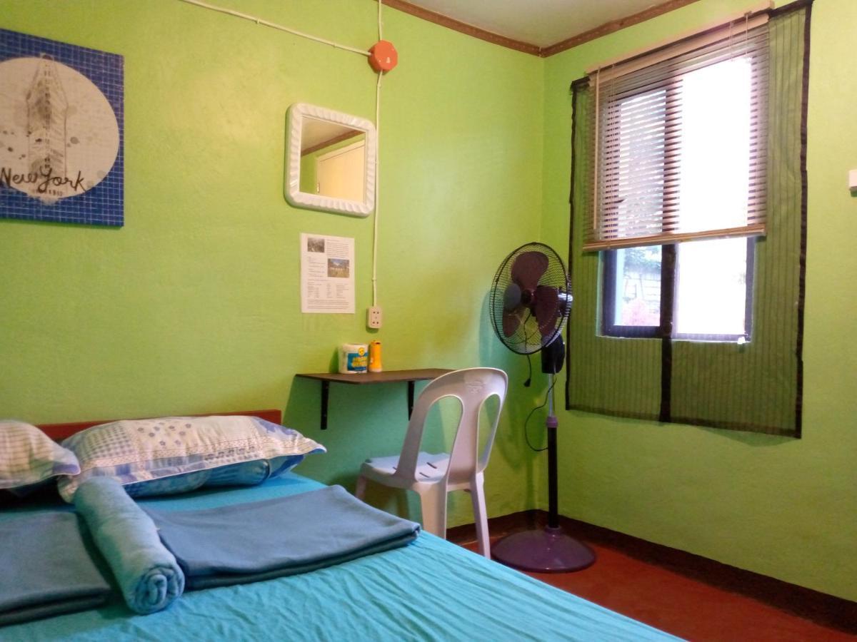 Junjals Backpackers Chalet Bohol Exterior photo